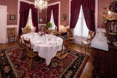 The Steamboat House Bed & Breakfast