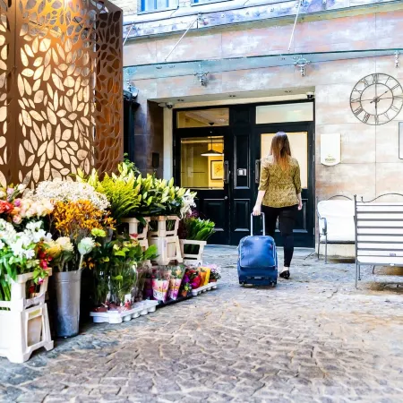 The Alma Hotel Отели рядом с достопримечательностью «Железнодорожный вокзал Клэпхем Джанкшн»
