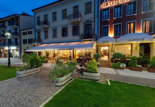 호텔 하노버의 와인 바 내부