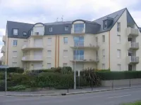 Furnished in Saint-Vaast-la-Hougue facing the sea and the island of Tatihou