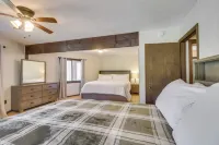 McGaheysville Vacation Rental Yard and Fire Pit! - Pool