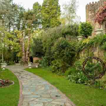 The Manor Basket Range Hotel Exterior
