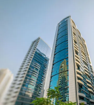 First Central Hotel Suites Отели рядом с достопримечательностью «Мадинат Джумейра»