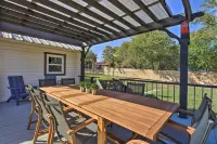 Fredericksburg Getaway w/ Covered Deck & Fire Pit! - Maalaistalo