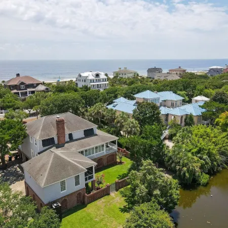 Come and Wind down and Relax at Family Tides! 6 Bedroom Villa by Peace Vacations