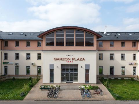 Hotel Garzon Plaza