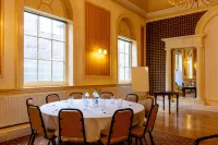 The New Inn by Roomsbooked Hotels in Gloucester