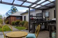 Snowman Lodge and Spa Hotels near Taranaki Falls