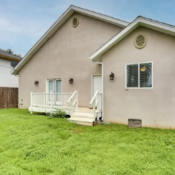 Stunning Clovis Home ~ 1 Mile to Old Town!