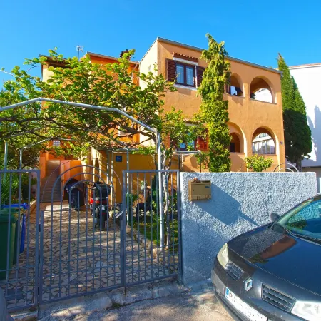 Apartment 1775