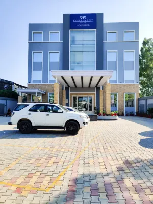 Continent Hotel Hotels near Gurudwara Singh Sabha