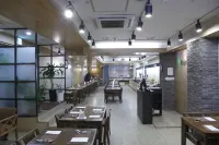 Ramada by Wyndham Dongtan - breakfast