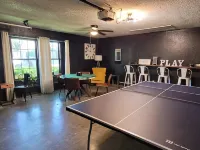 Texas Sunshine Oasis WACO/Silos/Baylor: Pool, Piano, PingPong, Pets on 1/2 acre 休伊特住宿飯店