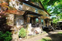 The Queen, A Victorian Bed & Breakfast Hotel a Centre Hall