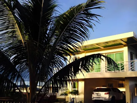 S-E Hotel and Residence Отели в г. Катиклан