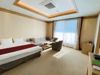 โรงแรมยู คาสเซิ่ล โรงแรมใกล้สนามกีฬามังมา