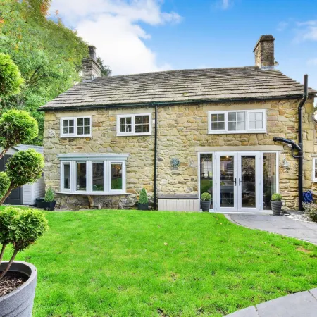 Wye Head Cottage Hotels in Buxton