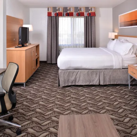 Holiday Inn Express & Suites LONOKE I-40 (EXIT 175) by IHG