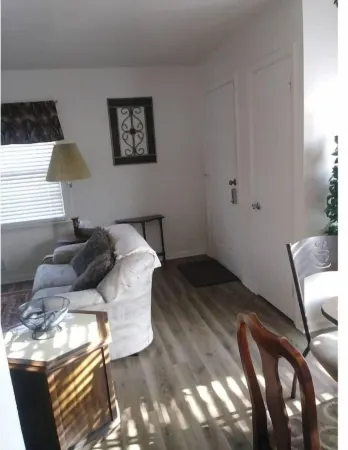 Cute and Cozy Отели рядом с достопримечательностью «Swanson Park»