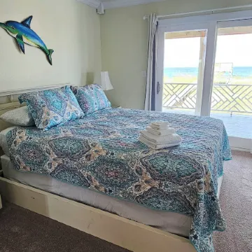 1817 Oceanfront Bed & Breakfast