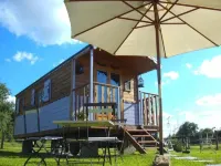 Les Roulottes de la Brauderie Hotel di Brissarthe