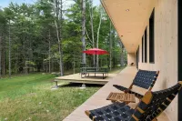 100ft of Forest Light - Modern Catskills Escape Hotels in Catskill