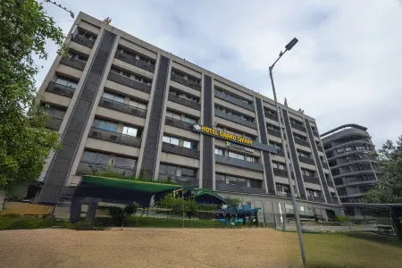 Treebo Grand Shivay Отели рядом со станцией Ahmedabad Junction Railway Station