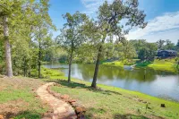 Lakefront Retreat in Jefferson w/ Screened Porch! - Parkering
