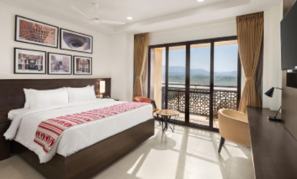 Ramada Encore by Wyndham Statue of Unity - Housity