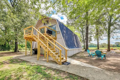 Family-Friendly Broken Bow Home w/ Grill! - parking
