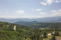 Mountain Views + Hot Tub: Airy Forest Escape! - parking