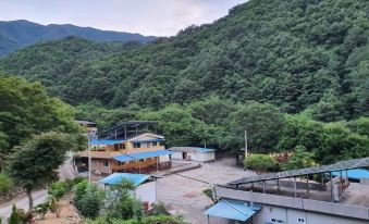 Gurye Neulpureun Pension