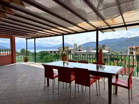 Hotel Bella Vista Отели рядом с достопримечательностью «Rancho El Reencuentro»