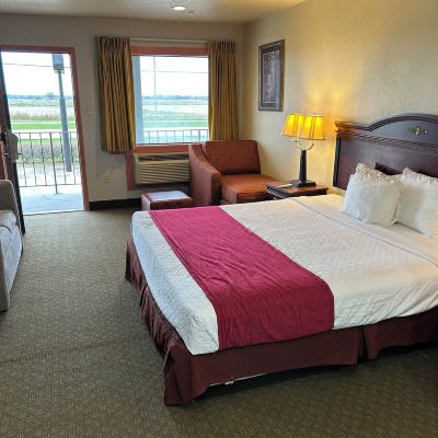 Suite Jacuzzi Room, 1 King Bed Howards Inn Motel Promo Code