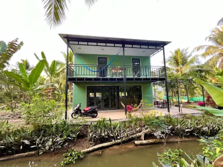 Coco Happy Farm Отели в г. Giong Trom District