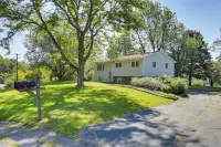 Kiamesha Lake Home w/ Deck, 4 Mi to Resorts World!