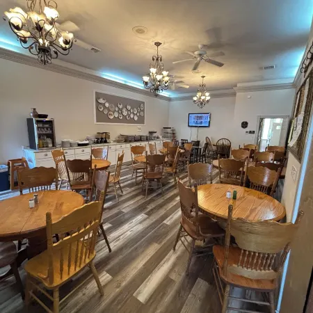 Hermann Crown Suites