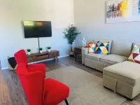 Lovely Designer 1 Bedroom with Free Parking