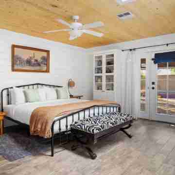 Desert Cottage with a Pool & Peaceful Backyard Rooms