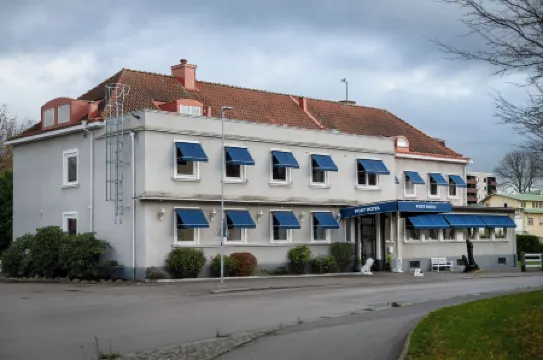 Port Hotel