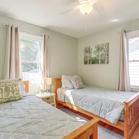 < 1 Mi to Colonial Beach: Coastal Gem w/ 2 Porches Hotels in Colonial Beach