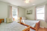 < 1 Mi to Colonial Beach: Coastal Gem w/ 2 Porches - 3-Star