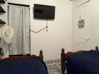 Charming private cottage in Sanbornton with beach access to Lake Winnisquam. Hotels in Sanbornton