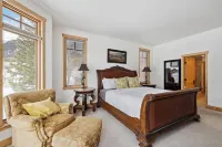 Spectacular Ski-in/Out House on Golf Course! Private Hot Tub w/ Mountain Views!