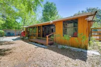 Fire Pit & Boat Dock: Peaceful Dunnellon Cabin!