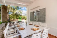 Villa Nuvole Bianche Con Piscina by Wonderful Italy
