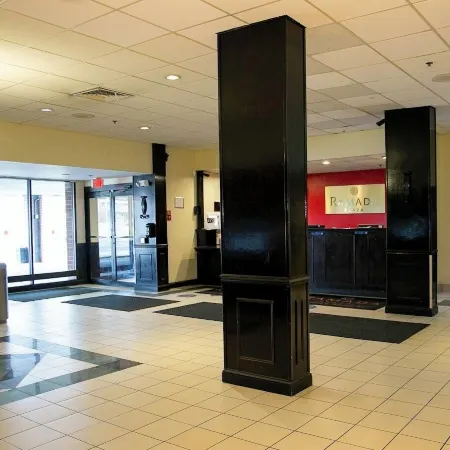 Albany Plaza Hotel
