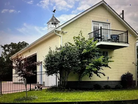 Private dock, swim, kayak, play games in the large, modern barn