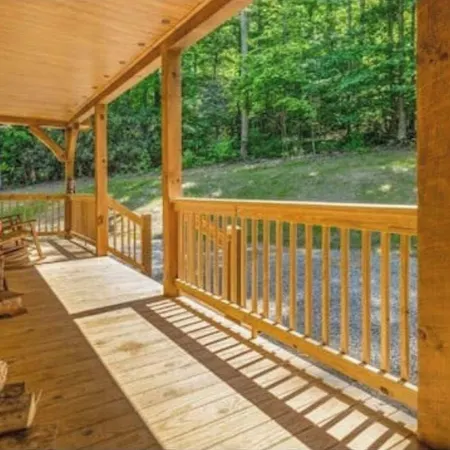Homey Cozy Dog Friendly Cabin Surrounded by Beautiful Mountain Trees w/Hot Tub+