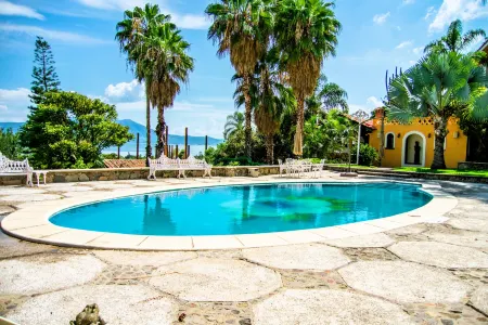 ANANA Rancho San Rafael | Master BD & Lake views